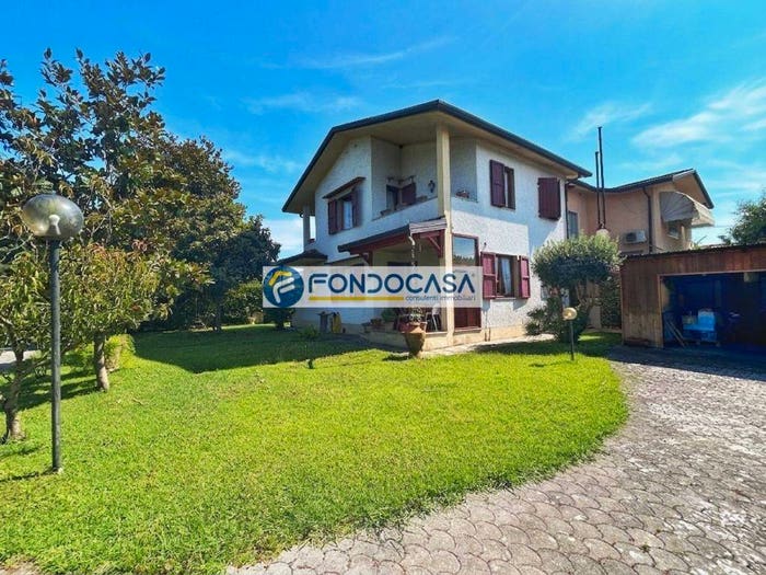 Casa con 6 locali in vendita in Via Antonio Gramsci, Vittoria Apuana, Forte dei Marmi