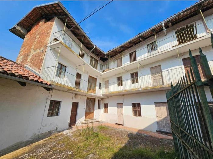 Casa con 6 locali in vendita in CASALE TRUCCHI, Trucchi Rossi Filippi, Zubiena