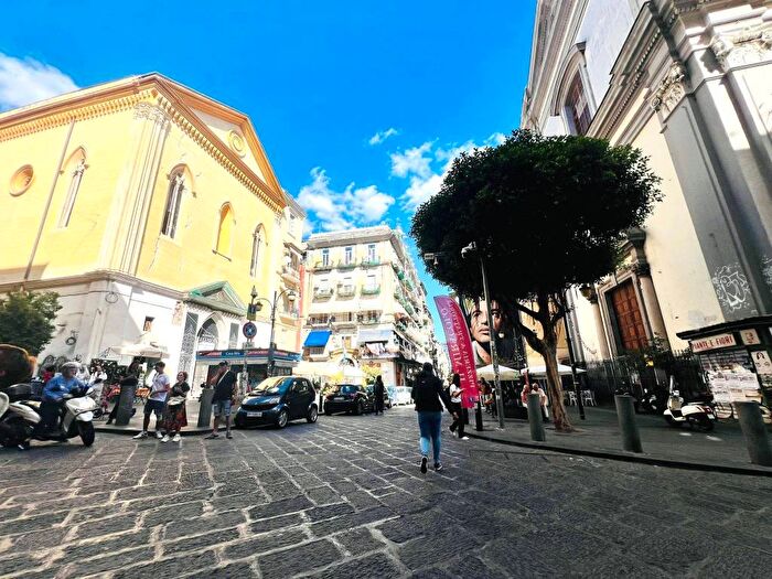 Appartamento trilocale in vendita in Via Duomo, Centro Storico, Napoli