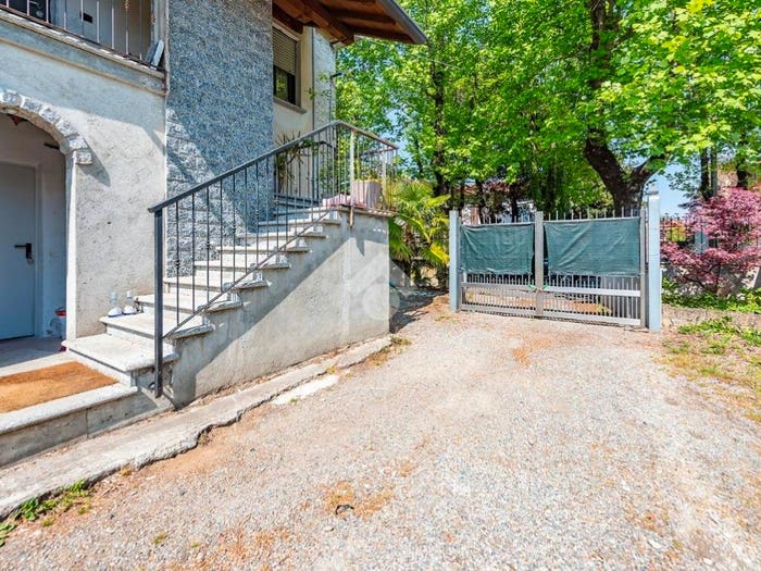 Casa con 5 locali in vendita in Viale Kennedy, Rescaldina