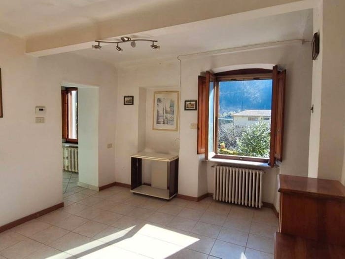Casa quadrilocale in vendita in Centro, Borgo a Mozzano