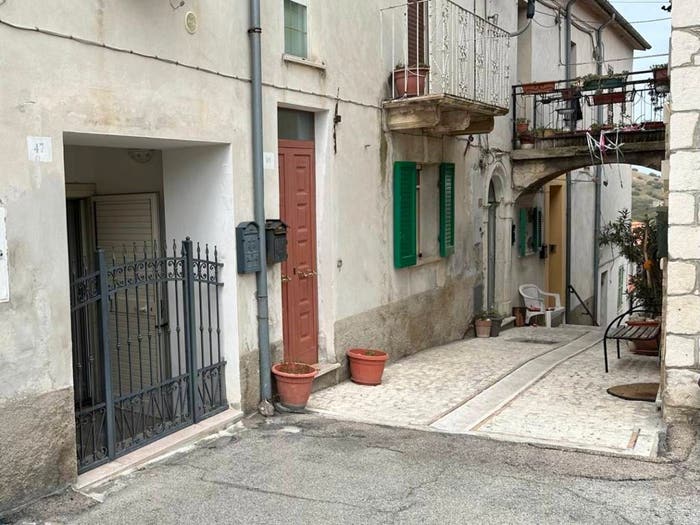 Appartamento con 5 locali in vendita in Via Silvio Mancini, Centro, Serramonacesca
