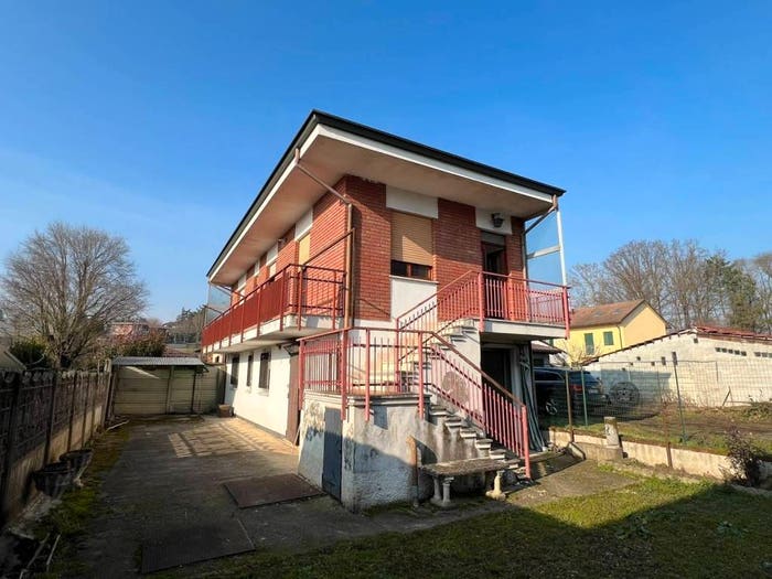 Casa quadrilocale in vendita in Via Sabbione, Valmadonna, Alessandria