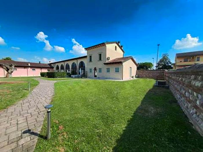 Casa con 6 locali in vendita in Vigasio