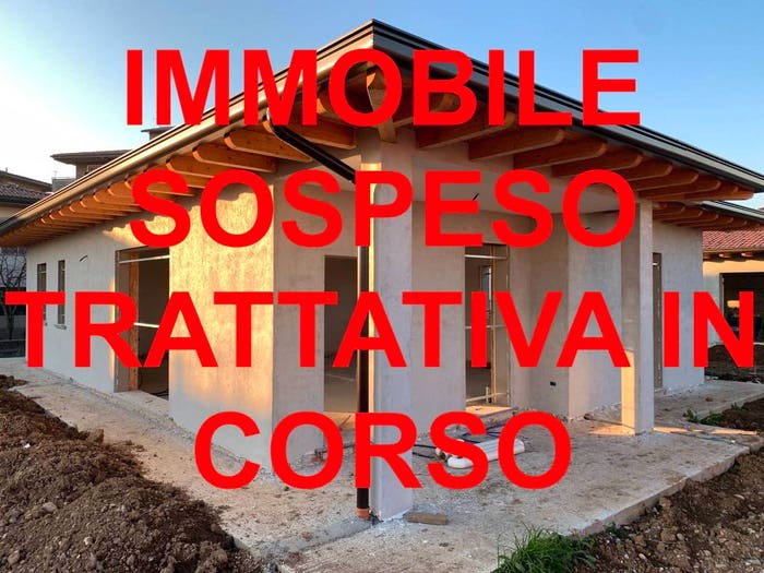 Casa quadrilocale in vendita in Via Artemisia Gentileschi, Caravaggio
