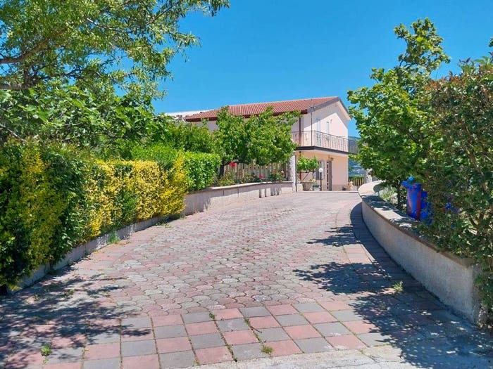 Casa con 6 locali in vendita in Contrada Marina di Savuto, Cleto