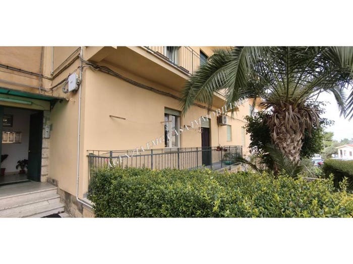 Appartamento trilocale in vendita in Largo Alcide De Gasperi, Semicentro, Alcamo