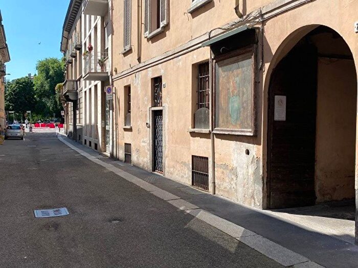 Appartamento quadrilocale in vendita in Via Castelfidardo, Centro Storico, Lodi