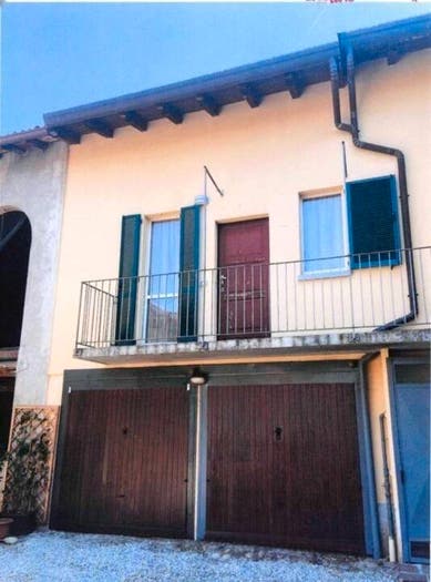 Appartamento quadrilocale in vendita in Via Carlo Mosè Bianchi, Centro, Inverigo