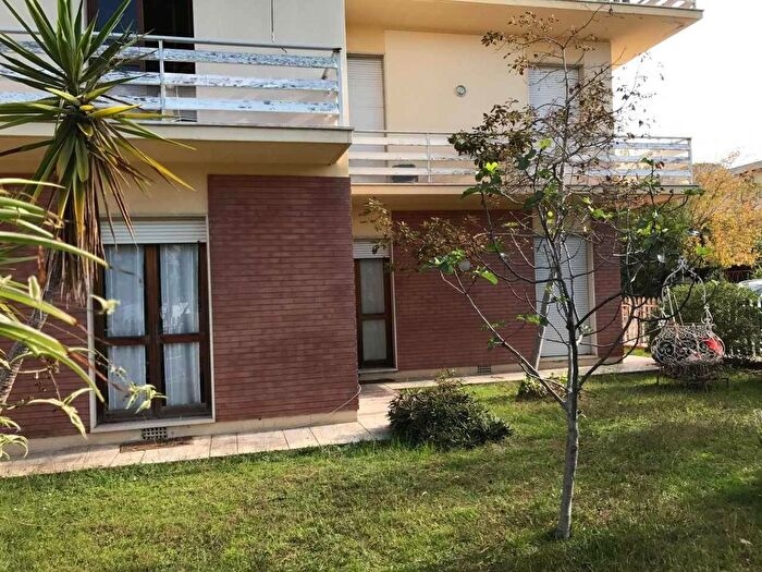 Appartamento con 5 locali in vendita in Via G Viner, Forte Dei Marmi