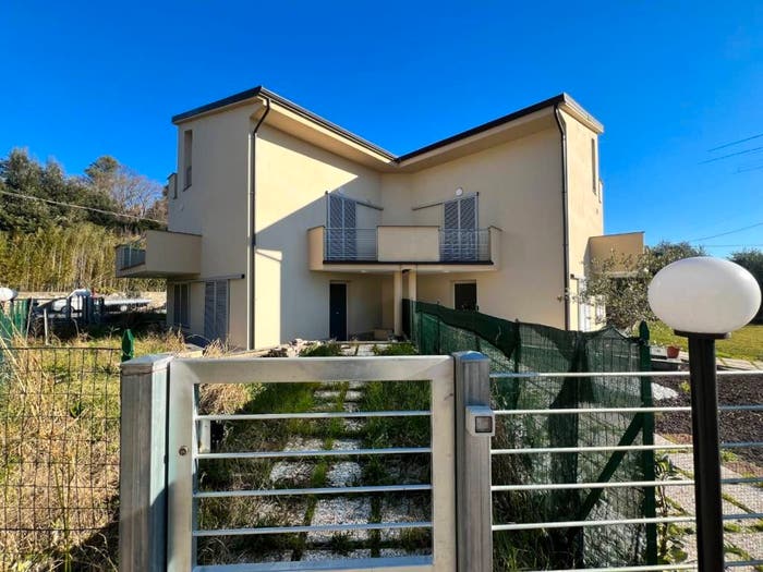 Casa con 6 locali in vendita in Via di Sant'Alessio, Sant'Alessio Carignano, Lucca