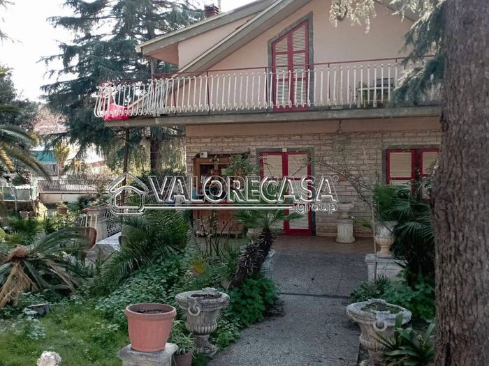 Casa con 6 locali in vendita in Via Bompietro, Rocca Cencia, Roma