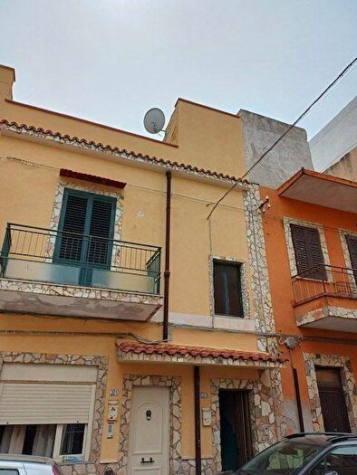 Appartamento trilocale in vendita in Via Lucrezio, Palermo