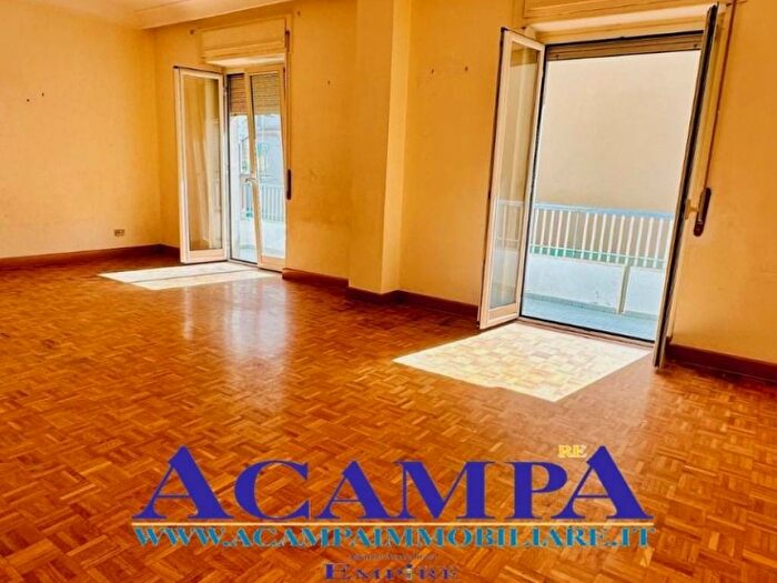 Appartamento quadrilocale in vendita in Piazza Antonio Gramsci, Maristi Ospedale, Giugliano in Campania
