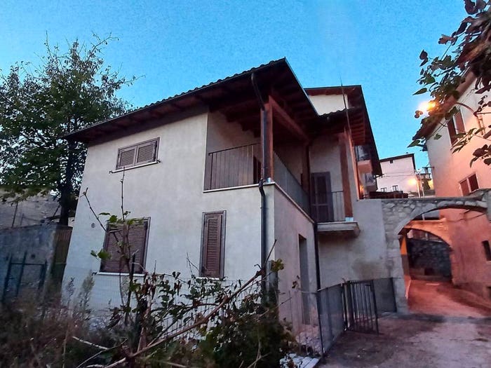 Casa bilocale in vendita in Via Trieste, Centro, Prata d'Ansidonia