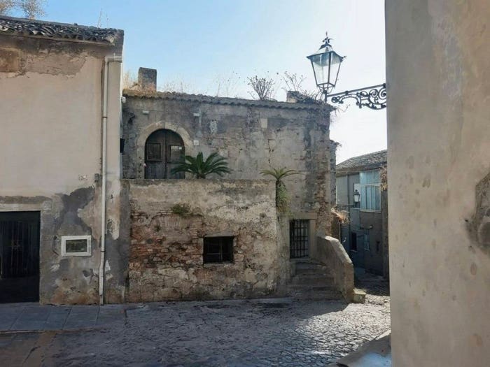 Casa con 6 locali in vendita in via trieste, Centro, Torregrotta