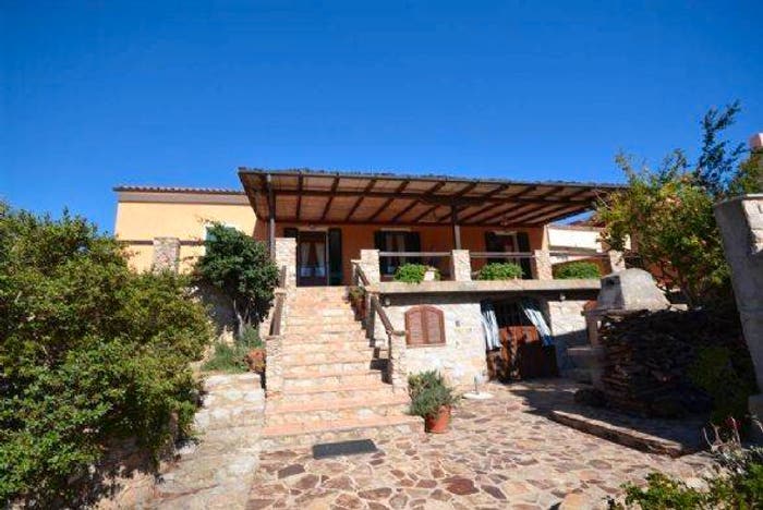 Casa con 6 locali in vendita in VIA CHIUSEDDA, La Maddalena