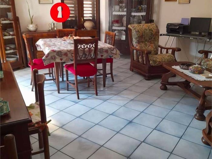 Casa con 6 locali in vendita in via circuito, Lauro