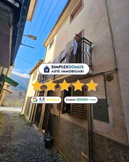 Appartamento con 6 locali in vendita in Via, Raiano
