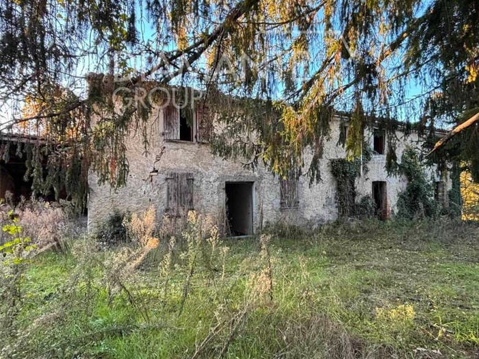 Casa con 6 locali in vendita in Acquapendente