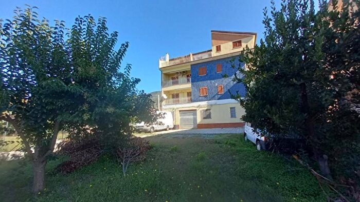 Appartamento con 5 locali in vendita in Via Cartolano, Cartolano, Falerna