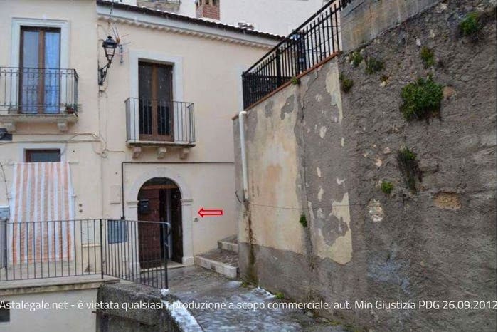 Appartamento con 5 locali in vendita in Via Città di Statule, Goriano Sicoli