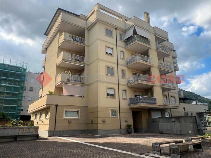Casa con 6 locali in vendita in Via degli Eroi snc, Centro, Cassino