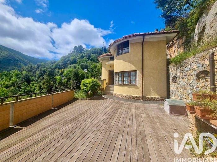 Casa con 6 locali in vendita in Localit  CASELLE, Balestrino