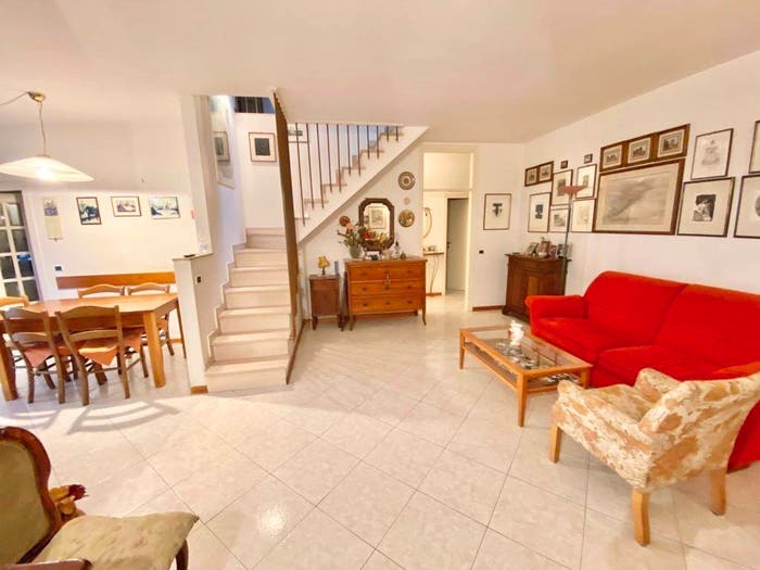 Casa con 6 locali in vendita in Via Dini, Centro, Urbino