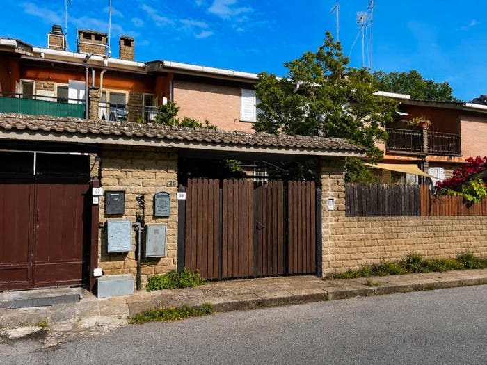 Casa quadrilocale in vendita in Via Prati del Ponte, Manziana