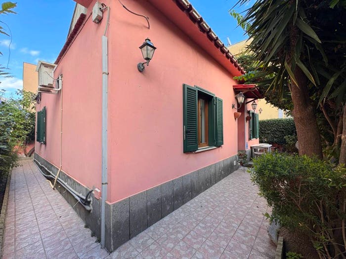 Casa quadrilocale in vendita in Via Campania, Centro, Nettuno