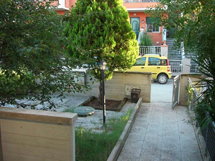 Appartamento quadrilocale in vendita in Via Caminate, Caminate, Fano