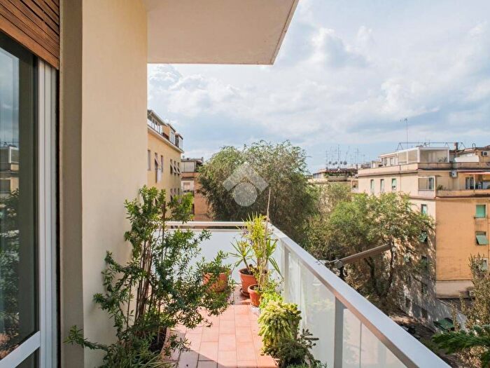 Appartamento quadrilocale in vendita in Via Raffaello Giovagnoli, Monteverde Vecchio, Roma