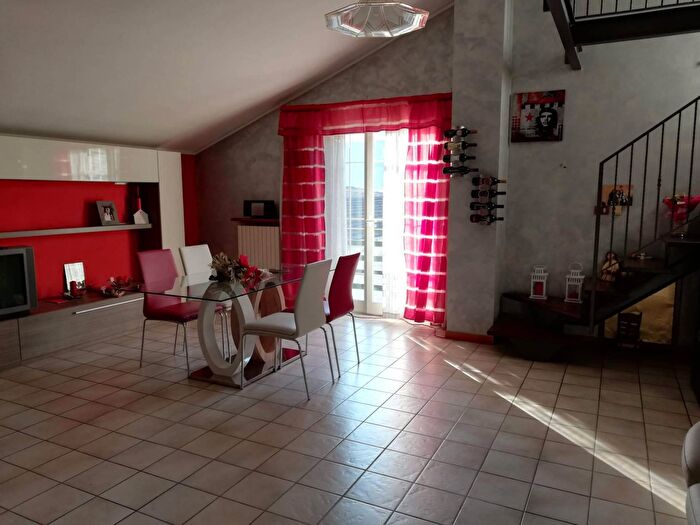 Appartamento con 14 locali in vendita in Via Dante Alighieri, Castel Sant'Angelo