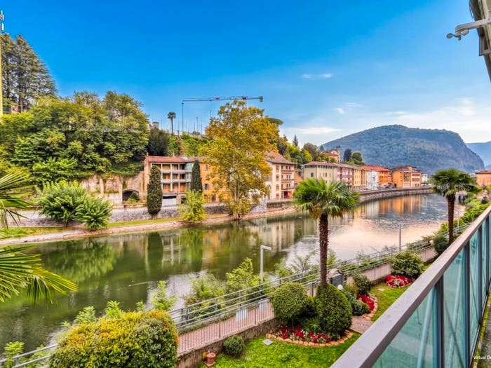 Appartamento trilocale in vendita in Via Don Melli, Lavena Ponte Tresa