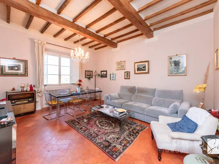 Appartamento con 5 locali in vendita in Via Santa, Centro Storico, Pistoia