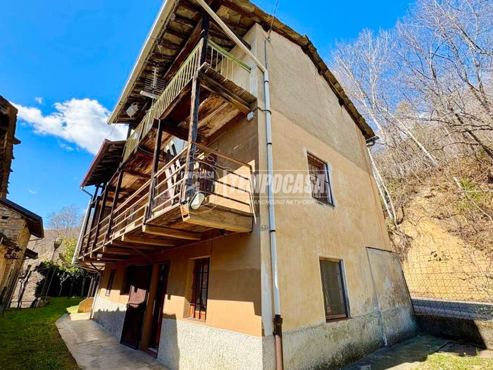 Casa con 5 locali in vendita in Borgata Tetti Via, Giaveno