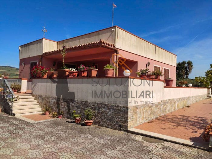 Casa con 6 locali in vendita in Via Mario Maiorana, Buseto Palizzolo