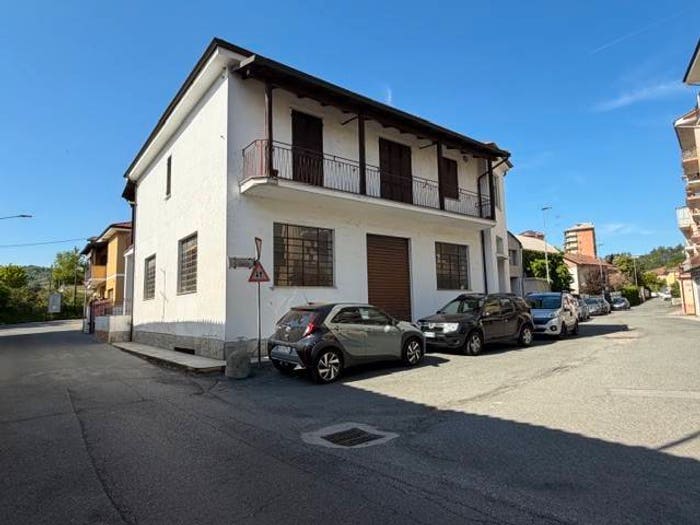 Casa con 6 locali in vendita in Acqui Terme