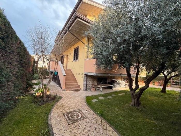 Casa con 5 locali in vendita in Via Bologna, Villanova, Cepagatti
