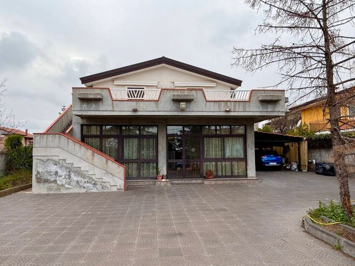 Casa con 6 locali in vendita in Via Antonio De Curtis, Centro, Pedara