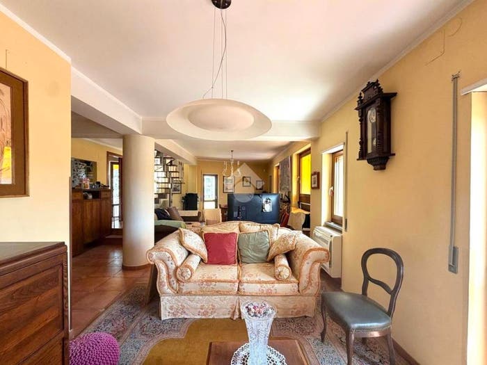 Appartamento con 5 locali in vendita in Via Francesco Muzzillo, Acquedotto, Cosenza