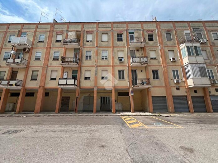 Appartamento trilocale in vendita in Via Alfredo Panzini, Brindisi