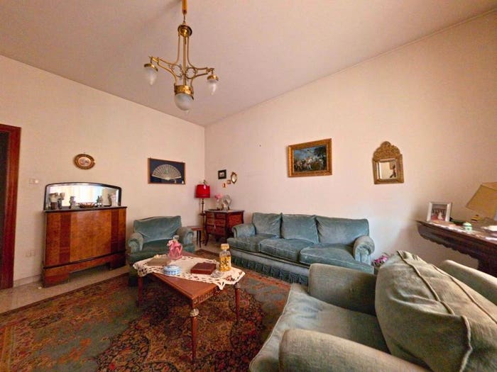 Appartamento con 6 locali in vendita in Via Roma, Centro Storico Corso Trieste, Caserta