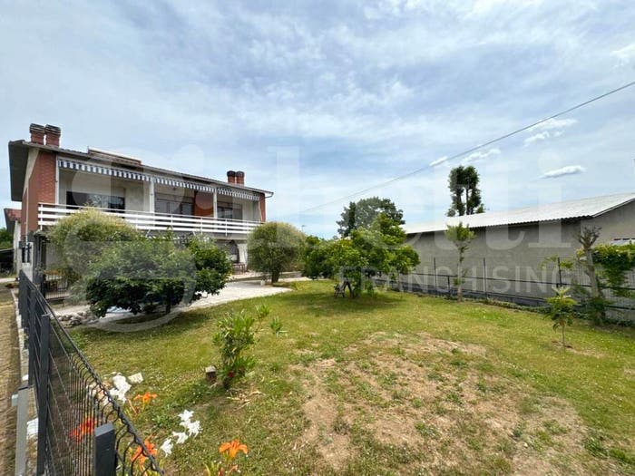 Casa con 5 locali in vendita in via Collegno, Alpignano