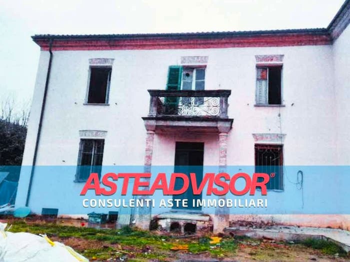 Casa con 6 locali in vendita in Regione Fontanelle, Acqui Terme