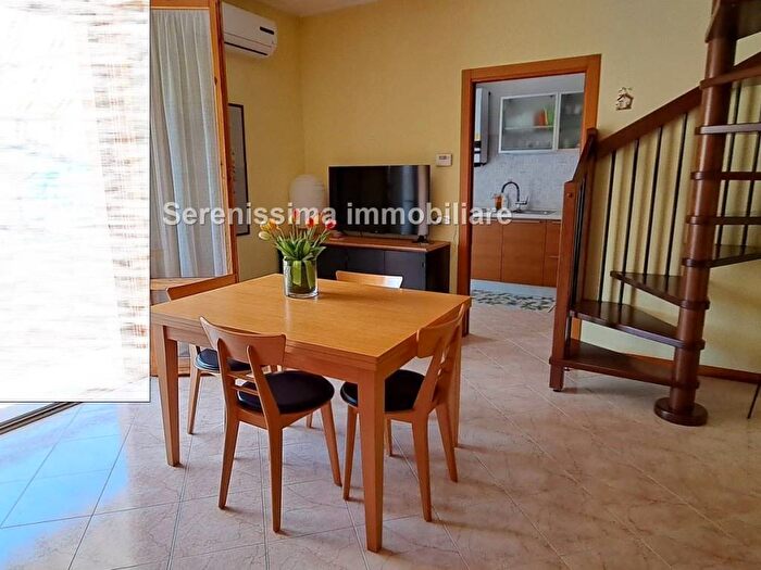 Appartamento con 6 locali in vendita in Borgo Santa Maria, Pesaro