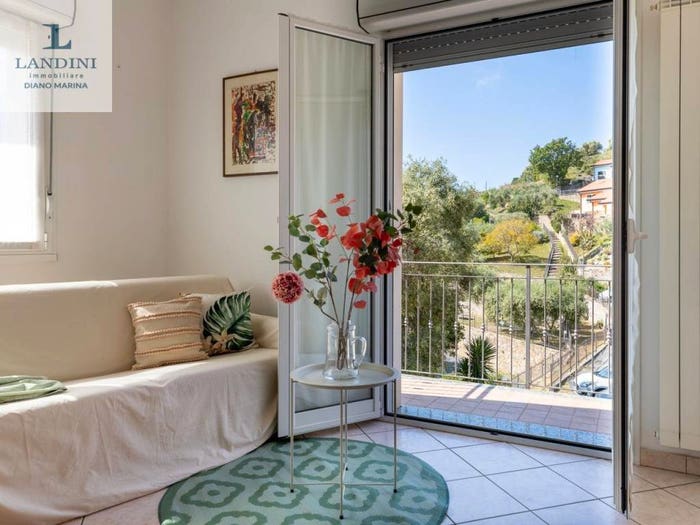 Appartamento trilocale in vendita in Strada Calderina Imperia, Diano Marina