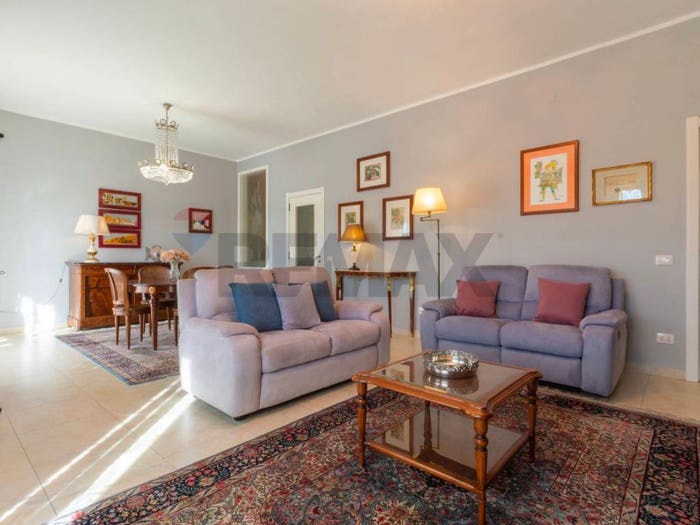 Appartamento con 5 locali in vendita in Via Ottone Bacaredda, Piazza Giovanni XXIII, Cagliari