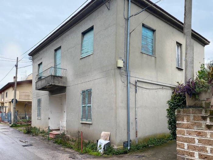 Casa con 6 locali in vendita in Via Monte Secine, Ospedale, Pescara